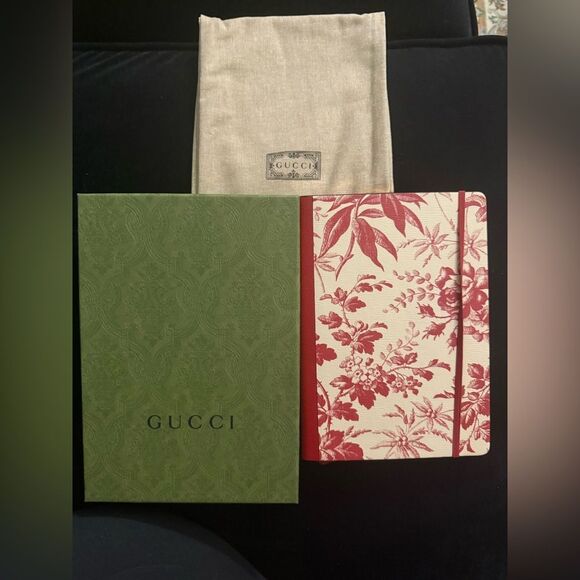 Brand new with box and dustbag Gucci Red Floral Print Notebook - Picture 1 of 15